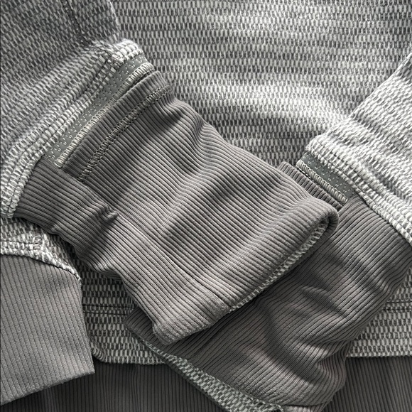 Bundle of Lululemon Women's Black and Gray 1/4 zips- Set of 2 - Picture 5 of 7
